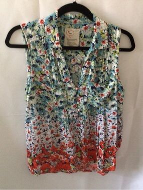 Anthropology Sleeveless Floral Button-Front Top in Blue & Coral